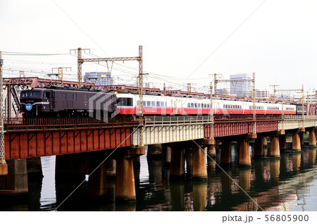 1996年 東海道線を走るEF58150リゾート14系マイテ49団臨 1996年 東海道線を走るEF58150リゾート14系マイテ49団臨 56805900