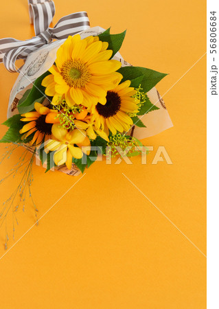 ひまわりの花束 56806684