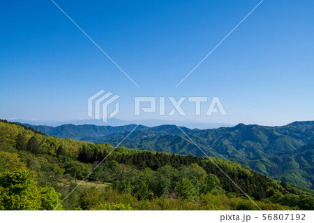 美の山公園　　周辺の山々　東秩父方面山並み 56807192