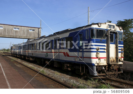 馬下駅に停車中の磐越西線キハ40 馬下駅に停車中の磐越西線キハ40 56809506
