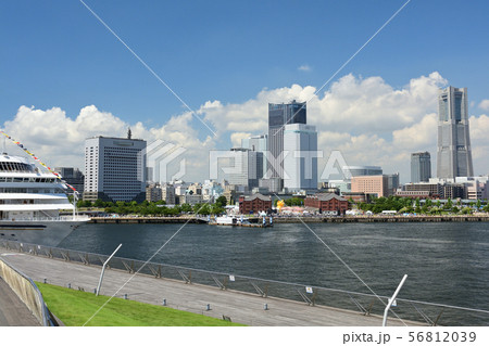 横浜・大さん橋 56812039