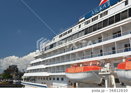 横浜・大さん橋 56812630