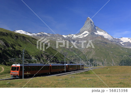 マッターホルンと登山鉄道 56815398