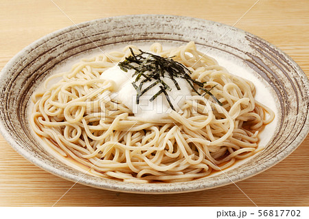 とろろそば 56817702