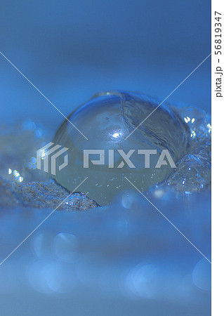 波打ち際と水晶 56819347
