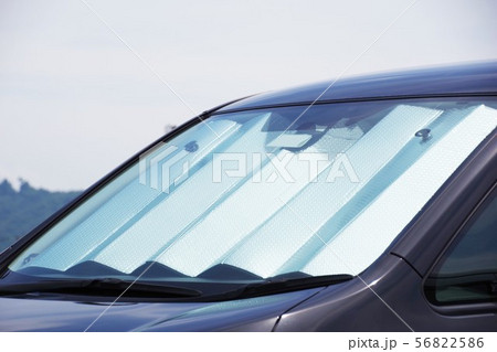 フロントガラスにサンシェード　カー用品 56822586