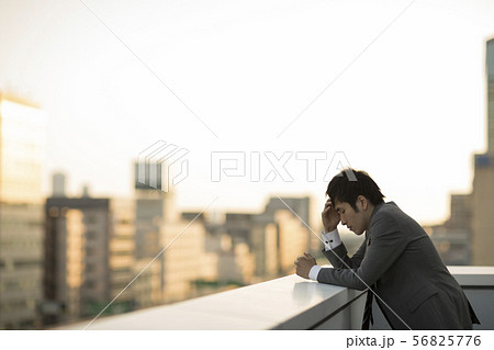 ビジネスマン 56825776