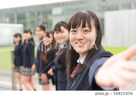 女子高生 笑顔の写真素材