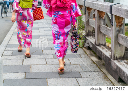 浴衣姿の女性 京都嵐山の写真素材 浴衣姿の女性 京都嵐山の写真素材
