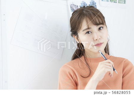女性 ビジネス 企画 カジュアルビジネス 編集 デザイナー ライター 女性 ビジネス 企画 カジュアルビジネス 編集 デザイナー ライター 56828055