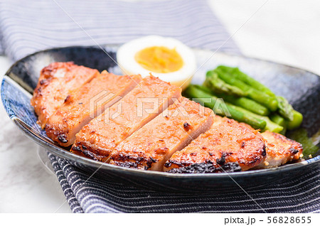 豚の味噌漬け焼き 豚の味噌漬け焼き 56828655