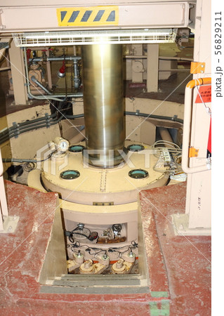 ダムの水力発電機 56829211