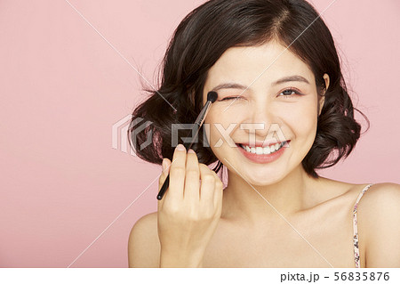 女性　ビューティー 56835876