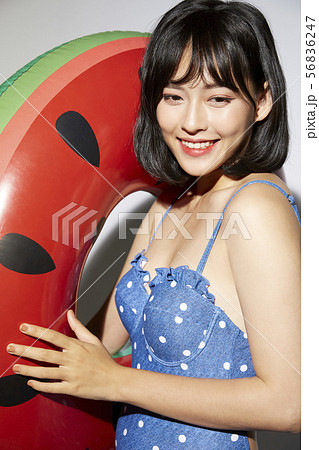 女性　ライフスタイル　リゾート 56836247