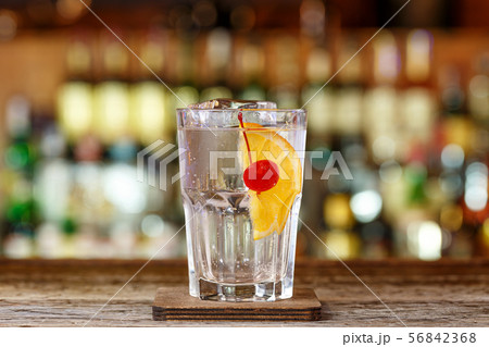 Refreshing cocktail tom collins on the bar counter Refreshing cocktail tom collins on the bar counter 56842368