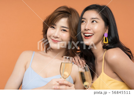 女性 ライフスタイル パーティー 女性 ライフスタイル パーティー 56845511