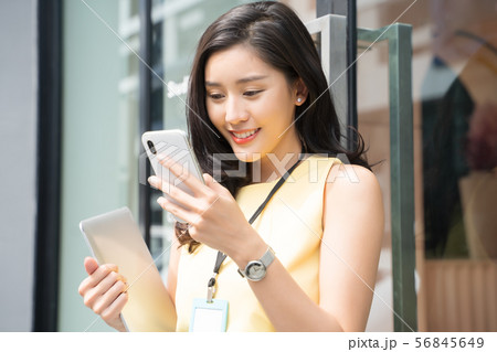 女性 ビジネス 女性 ビジネス 56845649