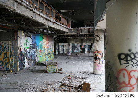 廃墟　ホテル　ラ・レインボー　内部　横撮り 56845990