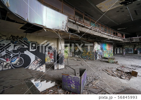 廃墟　ホテル　ラ・レインボー　内部　横撮り 56845993
