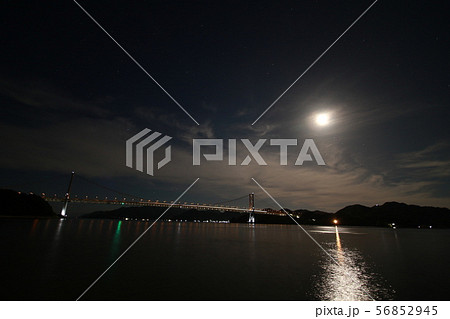 夜の因島大橋 56852945