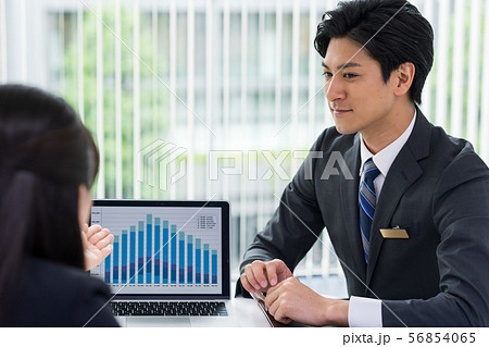 ビジネスマン、コンサルタント、提案 56854065