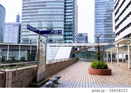 横浜（夏） 56858225