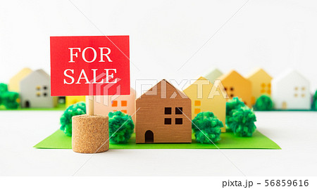FOR SALE　不動産　売却　物件　住宅街 56859616