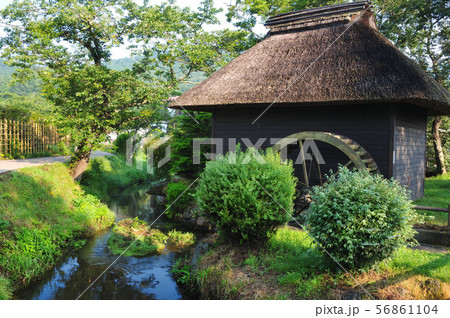 忍野八海　－　忍野村 56861104