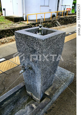 SLも走るレトロ駅の水飲み場 SLも走るレトロ駅の水飲み場 56868257