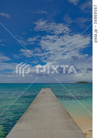 バハマ　旅行　写真　素材　空撮　船　海　ドローン 56869567