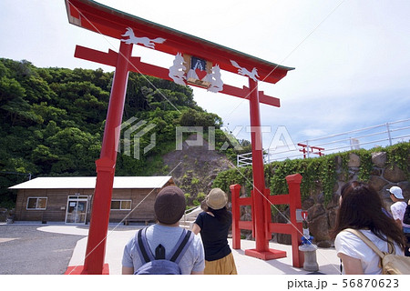 元乃隅神社の賽銭箱(山口県長門市) 元乃隅神社の賽銭箱(山口県長門市) 56870623
