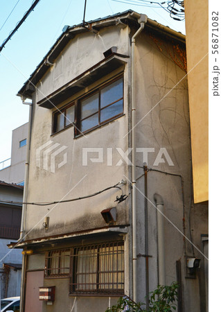 古い家・住宅・壁 建て替え・修理の写真素材 [56871082] - PIXTA