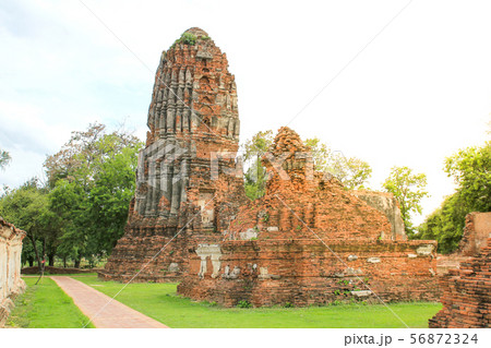 Wat Mahathat in Ayutthaya Historical Wat Mahathat in Ayutthaya Historical 56872324