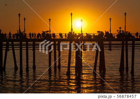 Beautiful sunset at California pier Beautiful sunset at California pier 56878457