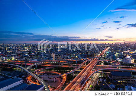 《大阪府》交通イメージ・東大阪ジャンクション《夜景》 56883412
