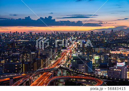 《大阪府》交通イメージ・東大阪ジャンクション《夜景》 《大阪府》交通イメージ・東大阪ジャンクション《夜景》 56883415