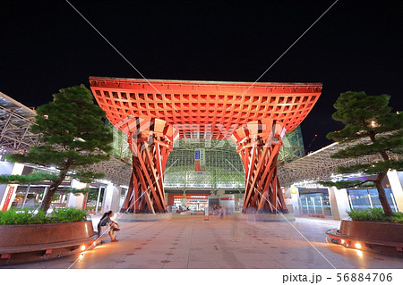 【石川県】金沢駅東口の夜景 56884706