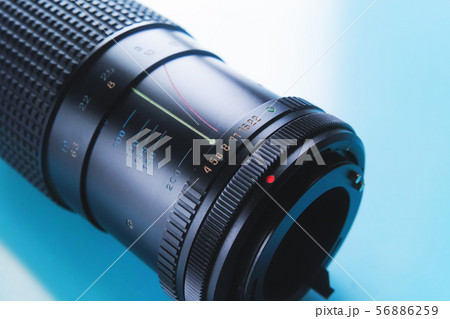 フィルム一眼レフ用の古い望遠ズームレンズ フィルム一眼レフ用の古い望遠ズームレンズ 56886259