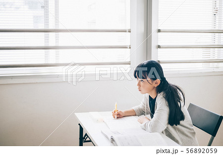 女の子 小学生 勉強 女の子 小学生 勉強 56892059