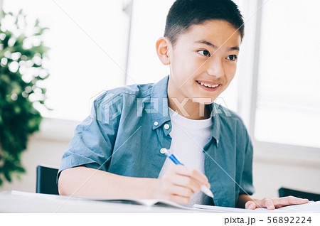男の子 小学生 勉強 男の子 小学生 勉強 56892224