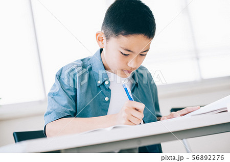 男の子 小学生 勉強 男の子 小学生 勉強 56892276