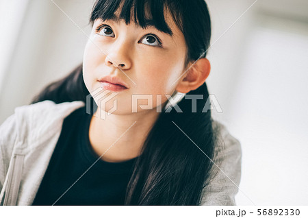 女の子　塾　勉強 56892330