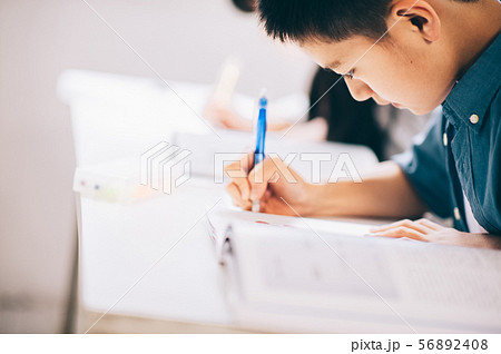 男の子 小学生 勉強 男の子 小学生 勉強 56892408