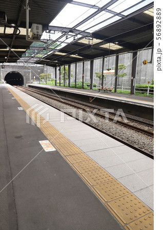 京王線、多摩境駅の線路です。 56892889