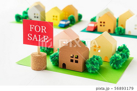 FOR SALE　不動産　売却　物件　住宅街 56893179