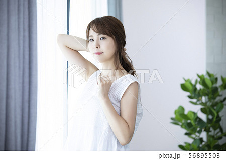 女性　ビューティー　ヘアケア　ヘア 56895503