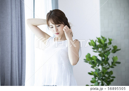女性　ビューティー　ヘアケア　ヘア 56895505