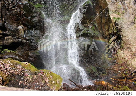 虹が出てる滝 虹が出てる滝 56899199