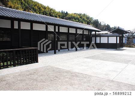 「岡部宿本陣址」表御門付近の外塀(静岡県藤枝市) 56899212