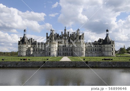 シャンボール城 56899646